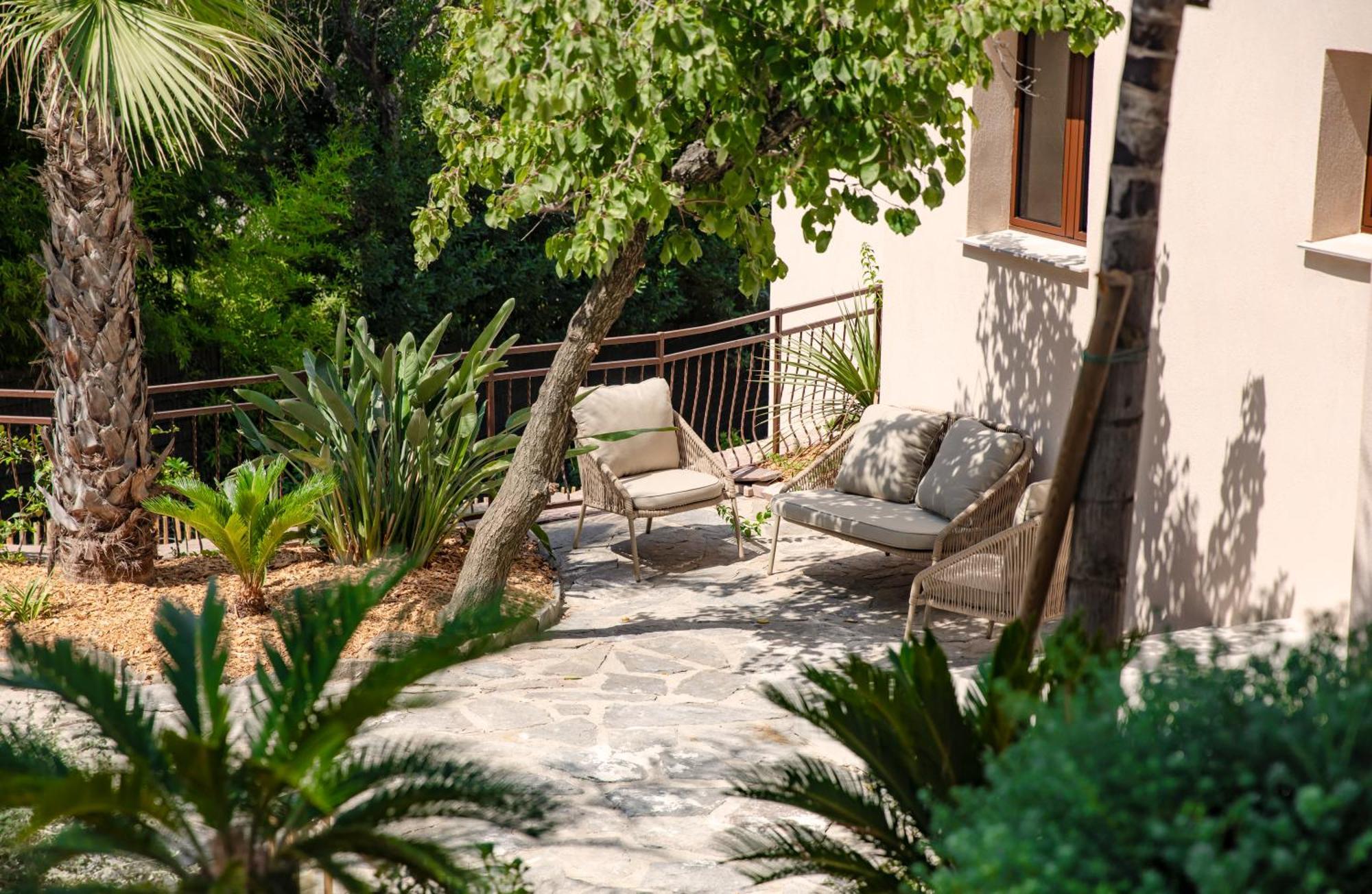 Tinah Saint-Tropez Hotel Exterior photo